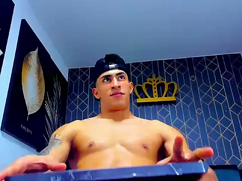 adrian_ray's cam snapshot