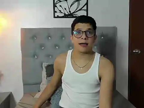 LucaDave_1's cam snapshot