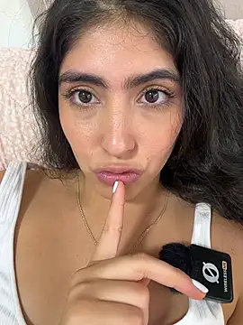 Gaby_zahir_'s cam snapshot