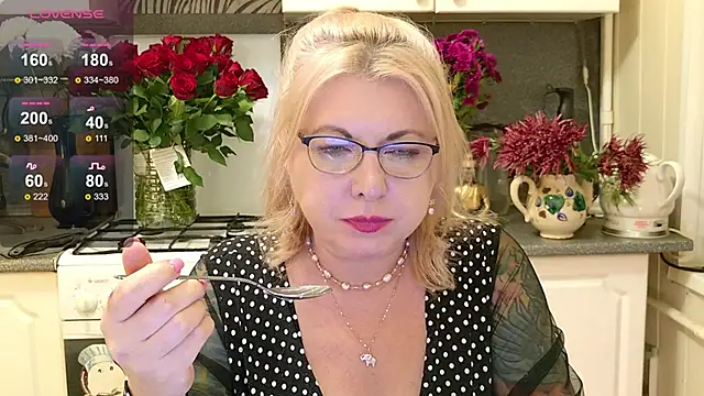 -Yourwoman- live sex cam