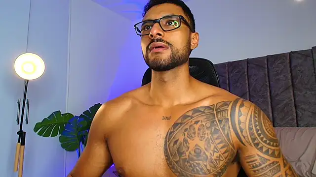 LiamGarcia1 live sex cam