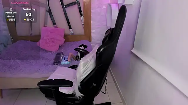 emmy_rosse_'s cam snapshot