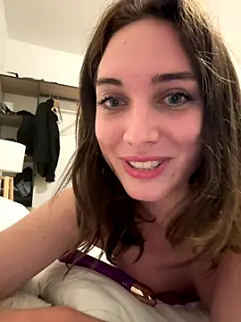 Petitbiscuit2B0 live sex cam