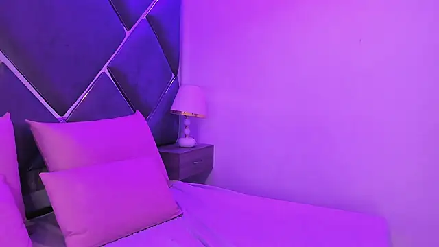 Charlotte_Myers's cam snapshot