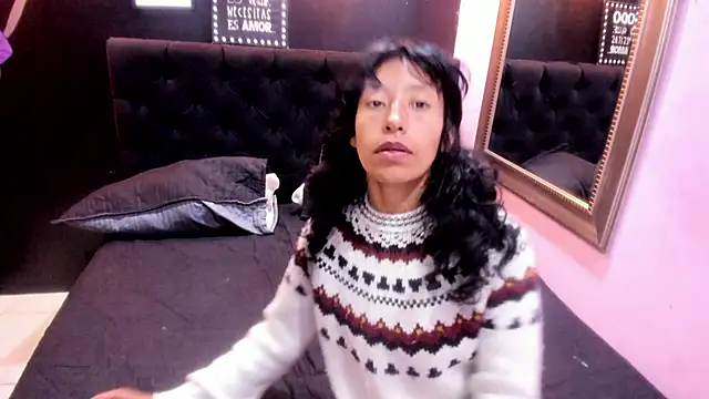 karolinee_66_'s cam snapshot