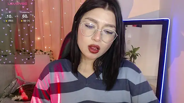 mily_thomson_b_'s cam snapshot