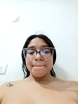 -VICKKY live sex cam