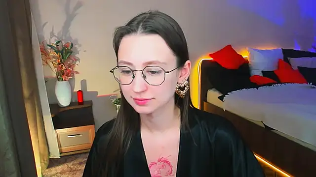 YourLovellyStory's cam snapshot