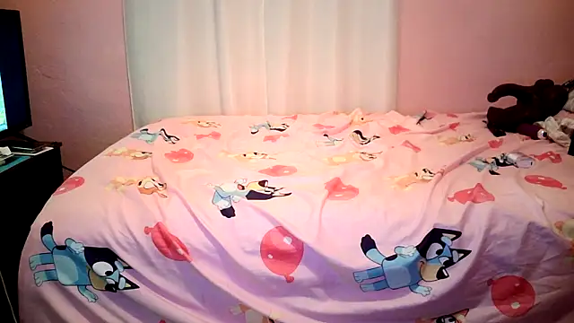 PiscesKitty's cam snapshot