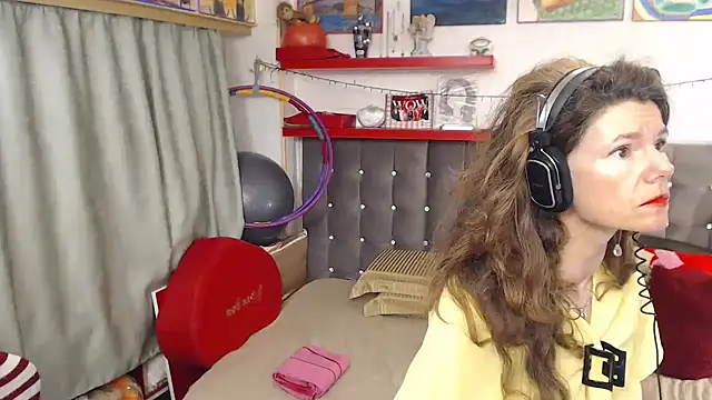 kellyterapy's cam snapshot