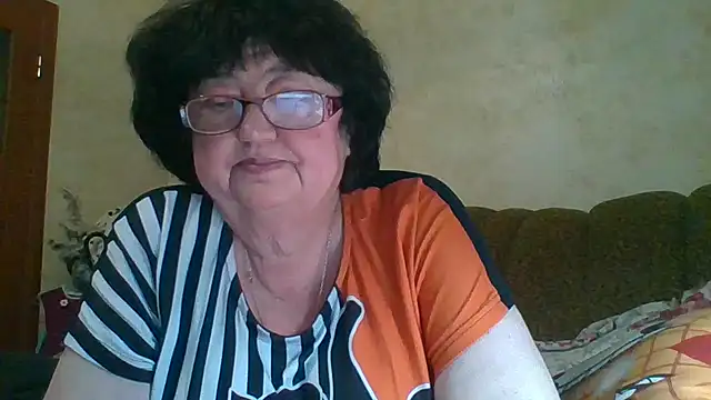 MilaSky5303's cam snapshot