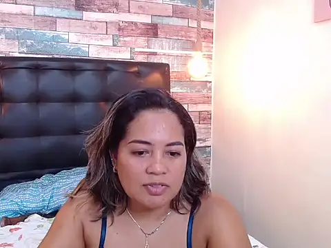 Bella_Summers_'s cam snapshot