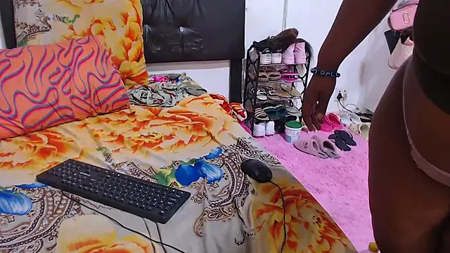 BigbootyNickyx's cam snapshot