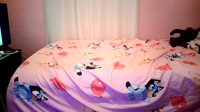 PiscesKitty's cam snapshot