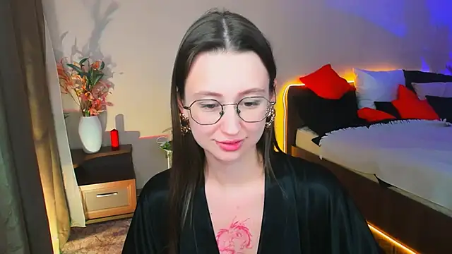 YourLovellyStory's cam snapshot