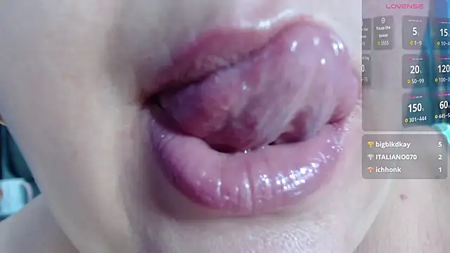 Kerly_Doll's cam snapshot