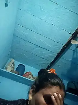 Chinki_pande's cam snapshot