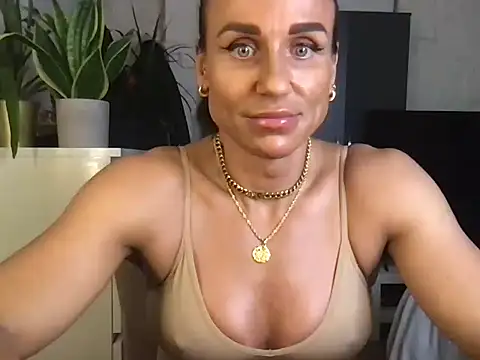 GluteQueenE's cam snapshot