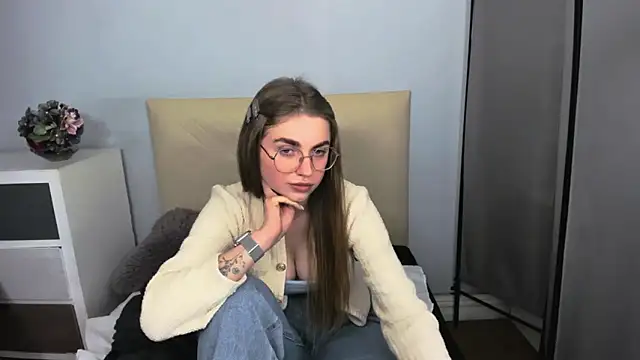 JasmineAlone's web cam