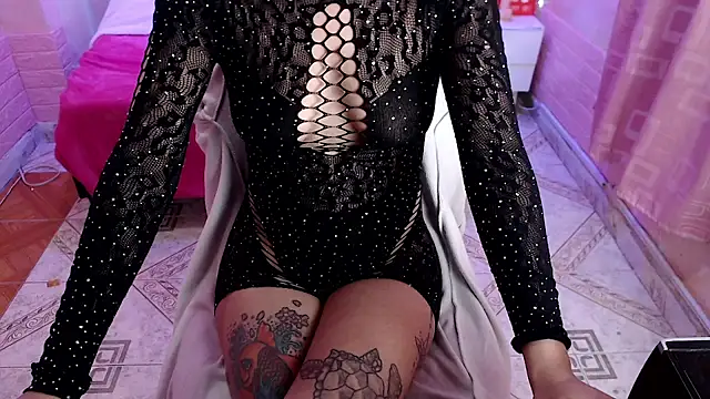 alaia_blue's cam snapshot