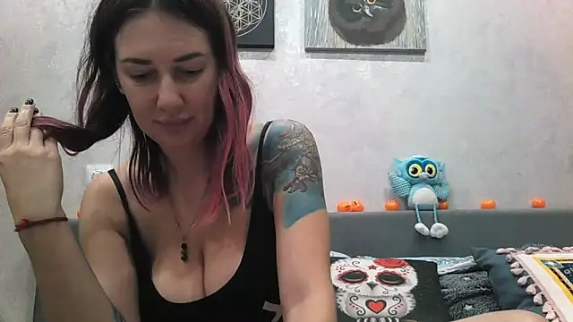 BlueXOwl's cam snapshot