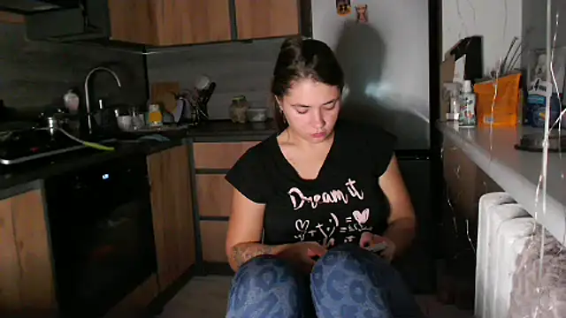 delightful_sofi's cam snapshot