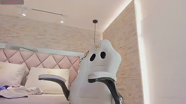 celene_midnight live sex cam