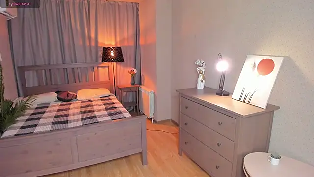 OdellaFrake live sex cam