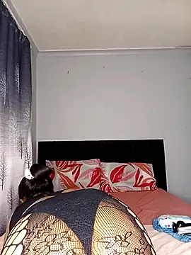 Sultrytits6 live sex cam