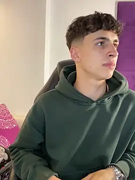 AdrianRinaldi live sex cam