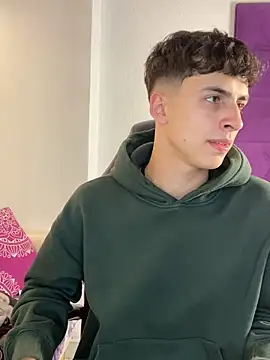 AdrianRinaldi live sex cam