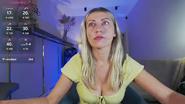 ZoeGrant's cam snapshot