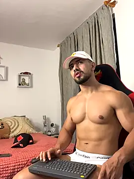 Ezzio_Scolaro live sex cam