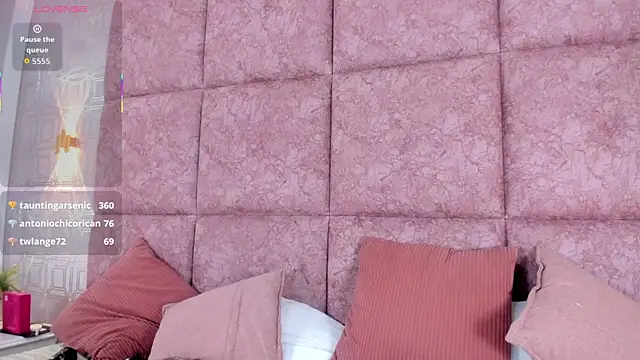 LilyRoxi's cam snapshot