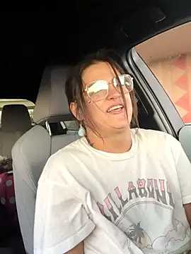 SafeinouterSpace's cam snapshot