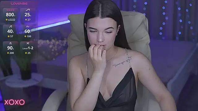 YourLolaBunny's cam snapshot