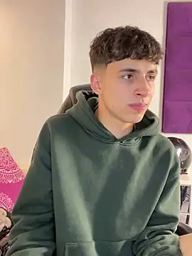 AdrianRinaldi live sex cam