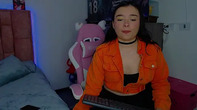 nahia__2's cam snapshot