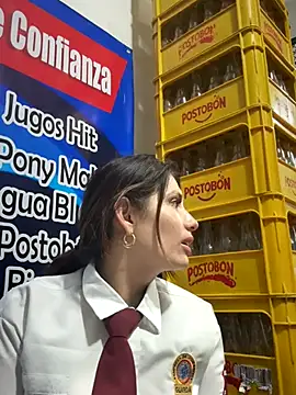 Alysson-- live sex cam