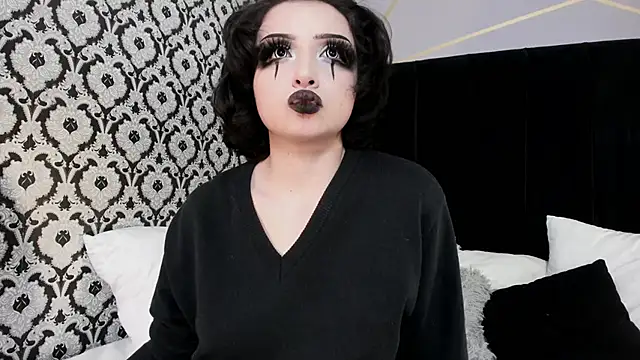 Adeelinee's cam snapshot