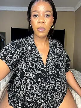 THICKBUNNYCHICKxxx's cam snapshot