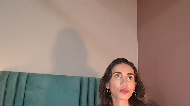 Nina_Cavaali's cam snapshot