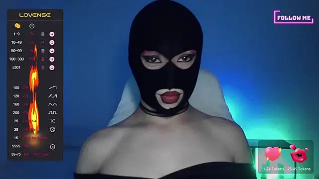 Bigfemblue's Stripchat show and profile