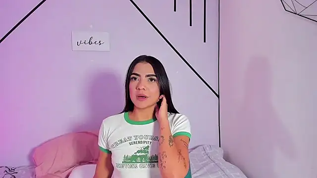 MiahCornell_'s cam snapshot