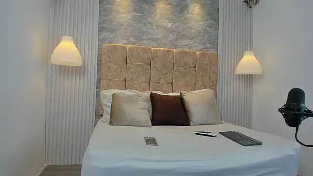 leilapons's cam snapshot