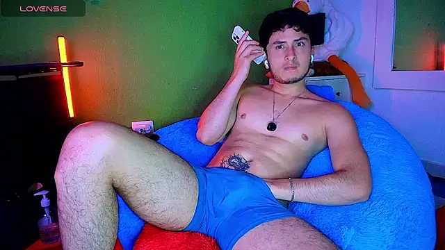 santyago_taylor's cam snapshot