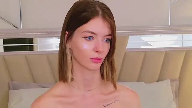 MeganMour's cam snapshot