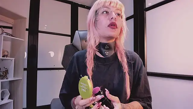 MistressMariam_'s cam snapshot