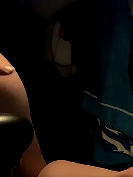 GoldenPussy1329's cam snapshot