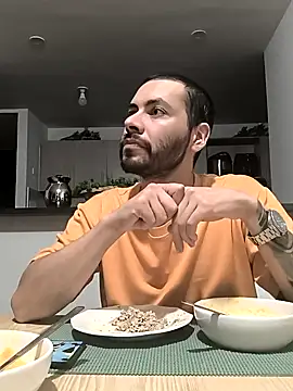 SenorBigotes's cam snapshot